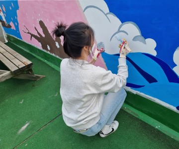 노인보호쉼터 벽화 그리기 봉사 3